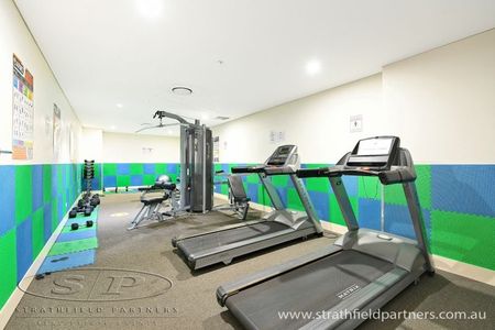 Stylish 2-Bedroom Apartment with Resort-Style Living - Photo 4