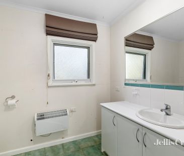 128 Brougham Street, Eltham - Photo 3