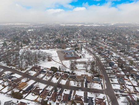 For Lease - 45 Buckingham Street, Brantford, Ontario - Photo 2