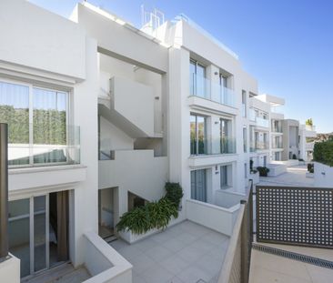 Penthouse in Nueva Andalucía - Photo 2