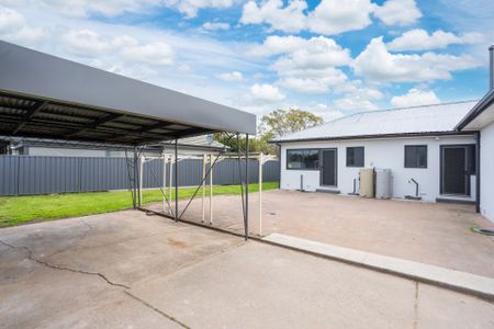 Neat and Sweet! - Photo 2