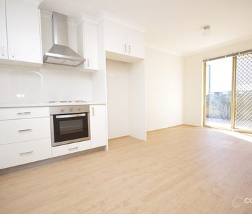 QUIET COMPLEX IN A PERFECT LOCATION (1st Viewing on Saturday at 10 ... - Photo 4