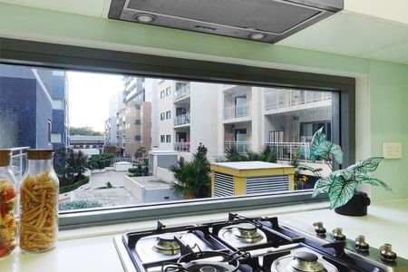 Sunfilled Two Bedroom Apartment! - Photo 4