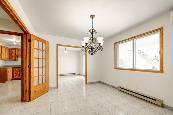 2400 Rue des Grisons, H7M 6A9, H7M 6A9, Laval - Photo 1