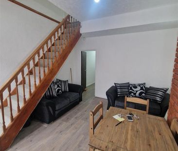 4 bedroom terraced house to rent - Photo 1