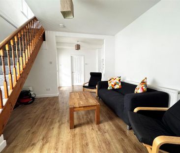 4 bedroom terraced house to rent - Photo 1