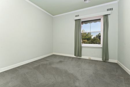 Thinking of selling? Contact our agent - Photo 3