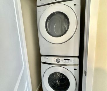 2207 Muckleplum Cres - Photo 2