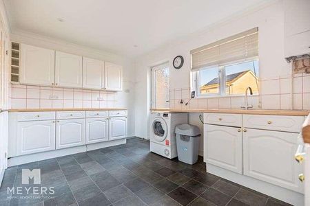 Tytherley Green, Bournemouth, BH8 - Photo 5