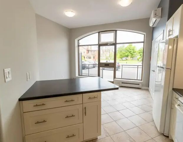 40 Front Street | 40 Front Street, Thorold - Photo 1