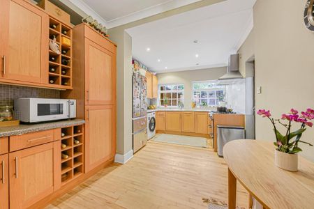 4 bedroom terraced house to rent - Photo 4