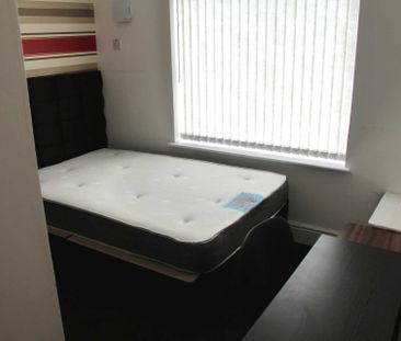 Deyne Street, Salford - Photo 2