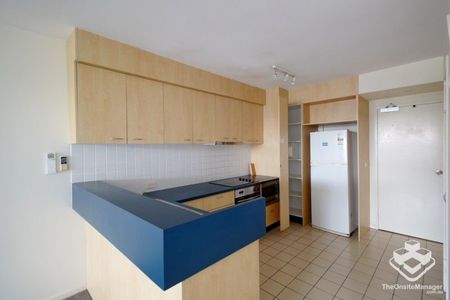 Furnished Two bedrooms apartment in the heart of Toowong - Photo 4