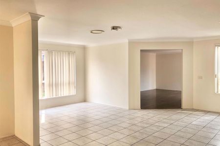 "EXPANSIVE FAMILY HOME IN CHERRYBROOK TECH ZONE" - Photo 2