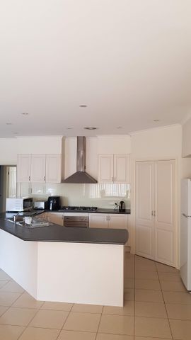 Taylors Hill - Photo 4