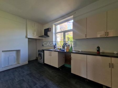 3 bedroom detached house to rent - Photo 2