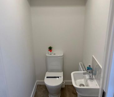 2 bedroom semi-detached house to rent - Photo 4