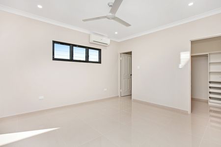 LOW MAINTENANCE IN GREAT LOCATION - Photo 2