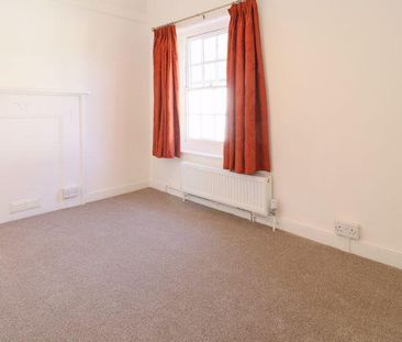 2 bedroom end of terrace house to rent - Photo 2