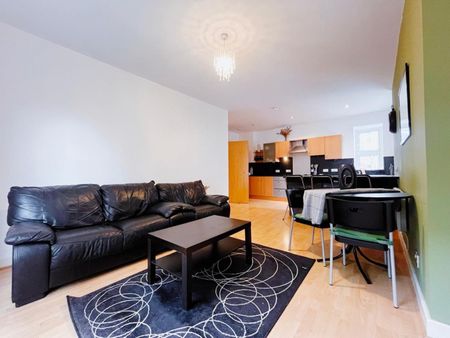 2 bedroom Flat To Let - Photo 4