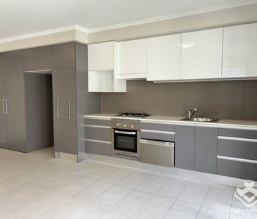 New Listing - Photo 2
