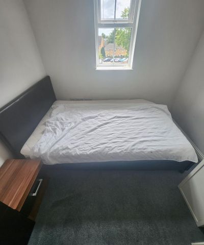 1 bedroom in a house share to rent - Photo 4