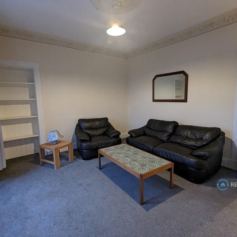 3 bedroom flat to rent - Photo 1