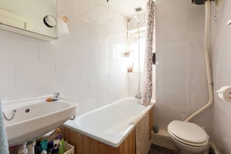 2 bedroom maisonette to rent - Photo 5