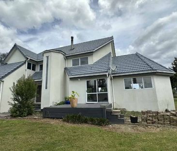 Beautifully presented 4 bedroom Home - Photo 5