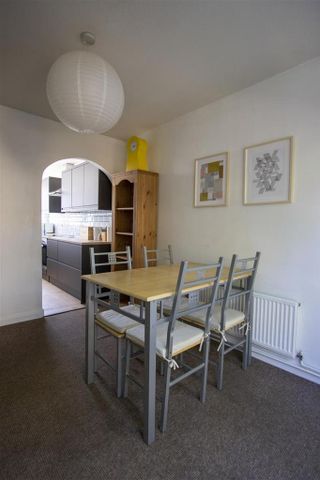 3 bedroom semi-detached house to rent - Photo 4