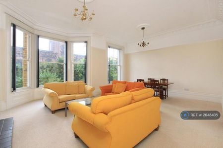 3 bedroom flat to rent - Photo 3