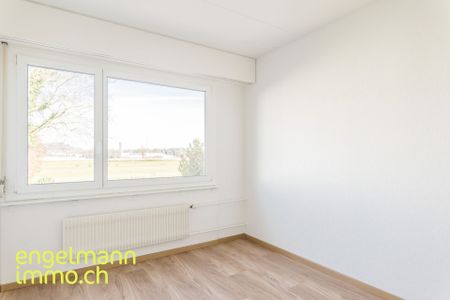 4 room apartment with balcony / Appartement de 4 pièces avec balcon - Foto 2