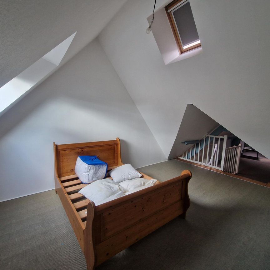 GODERVILLE CENTRE, appartement meublé en duplex de 104,30m². - Photo 1