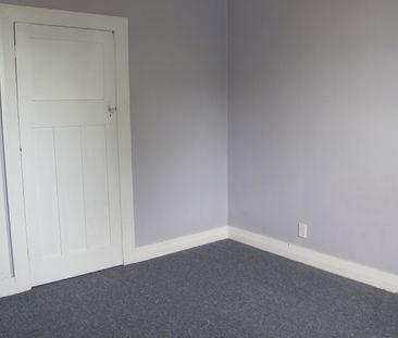 37 Macandrew Road, South Dunedin - Photo 2
