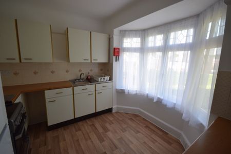 2 Bedroom Flat To Rent in Moordown - £1,150 pcm Tenancy Info - Photo 5
