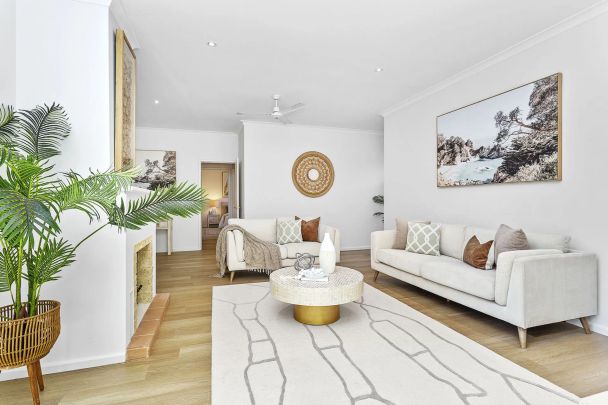 Light-Filled Villa in Premium Western Suburbs Location - Photo 1