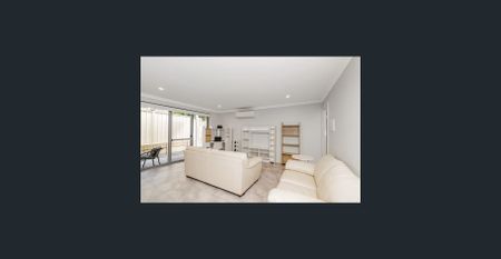 Stylish, Fully Furnished Ground-Floor Apartment in the Heart of Belmont! - Photo 3