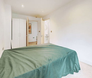 Cadogan Terrace, London, E9 - Photo 1
