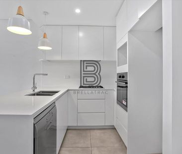 1 bed + study + storage cage | Park Views - Photo 2