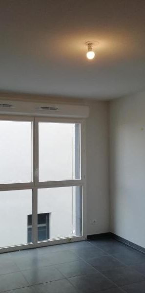 Location Appartement 1 pièce 25m² LORMONT 33310 - Photo 1