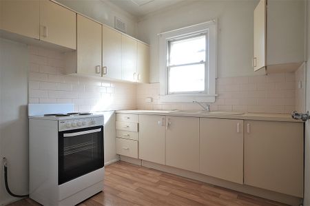 STROLL TO THE STATION - Perfectly Located - Photo 4