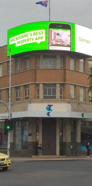 One bedroom in the heart of Geelong - Photo 2