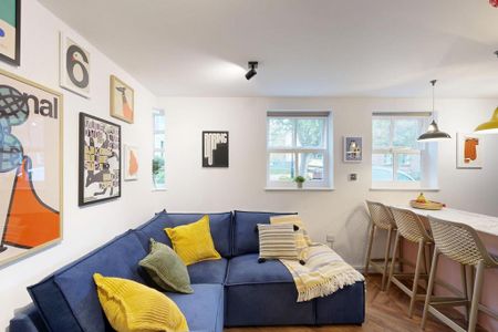 4 bedroom flat to rent - Photo 2