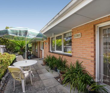10 Folkestone Road, Glen Waverley - Photo 5