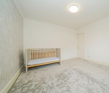 4 bedroom semi-detached house to rent - Photo 4