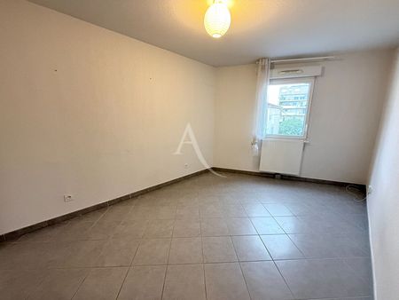 Location Appartement 3 pièces 78m² - Photo 3