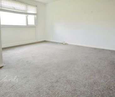 2 bedroom end of terrace house to rent - Photo 4
