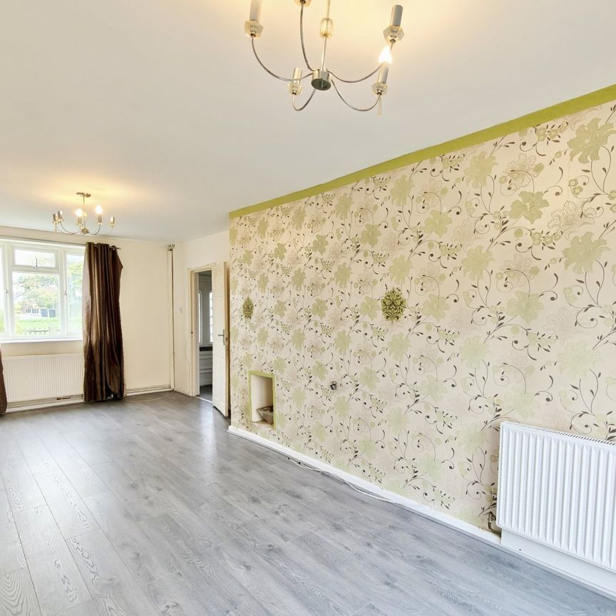 3 bedroom semi-detached house to rent - Photo 1