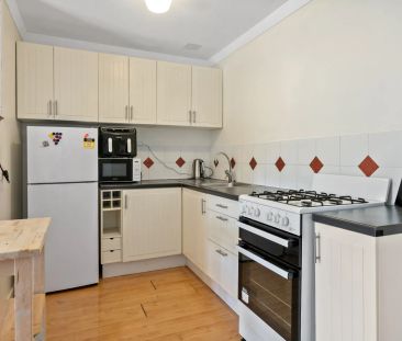 Fully Furnished Apartment - Photo 4