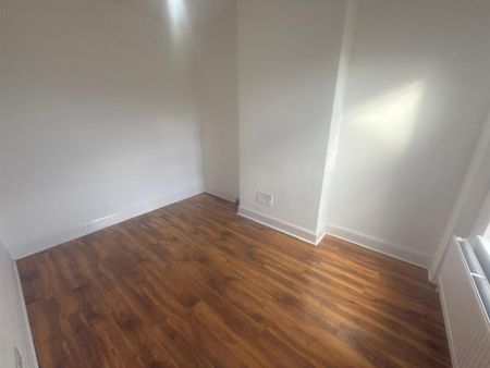 4 bedroom terraced house to rent - Photo 4